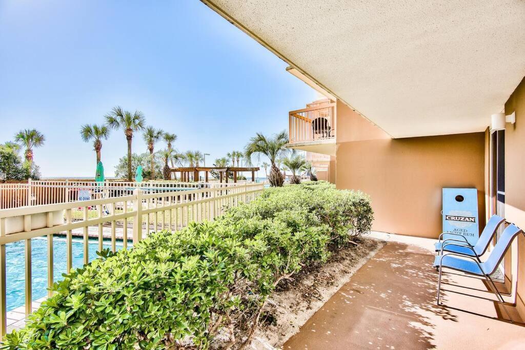 Pelican Beach Resort-Walkout Unit-On The Beach Destin Bagian luar foto