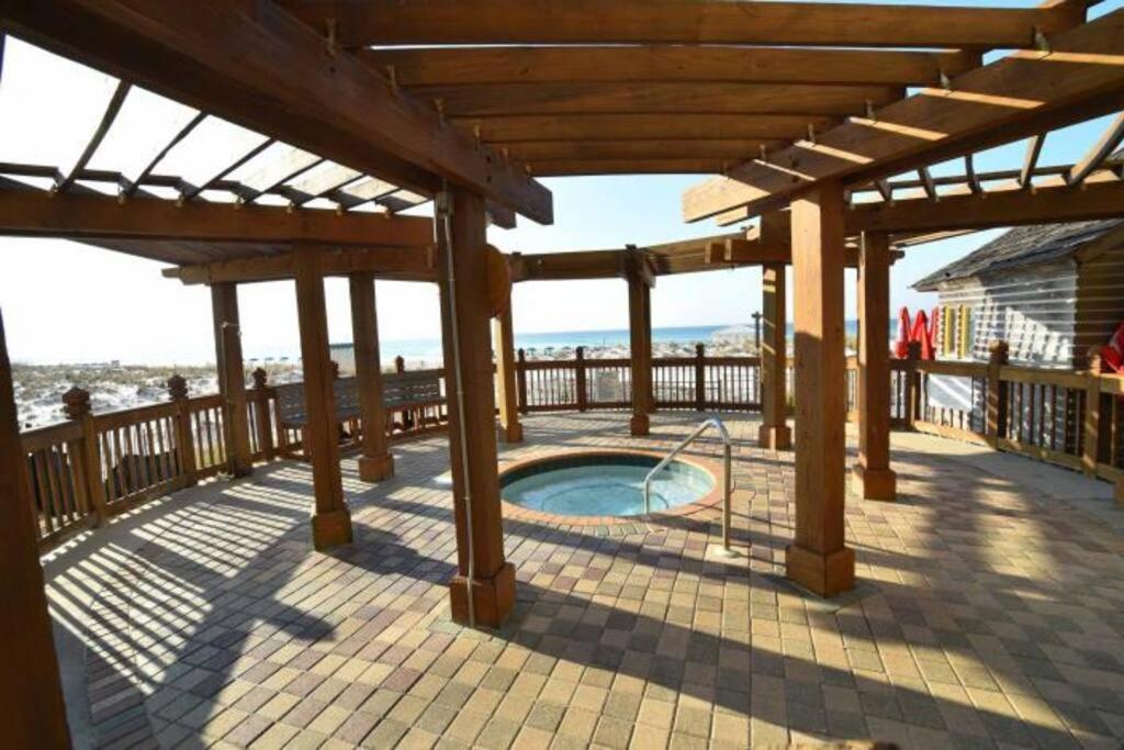 Pelican Beach Resort-Walkout Unit-On The Beach Destin Bagian luar foto