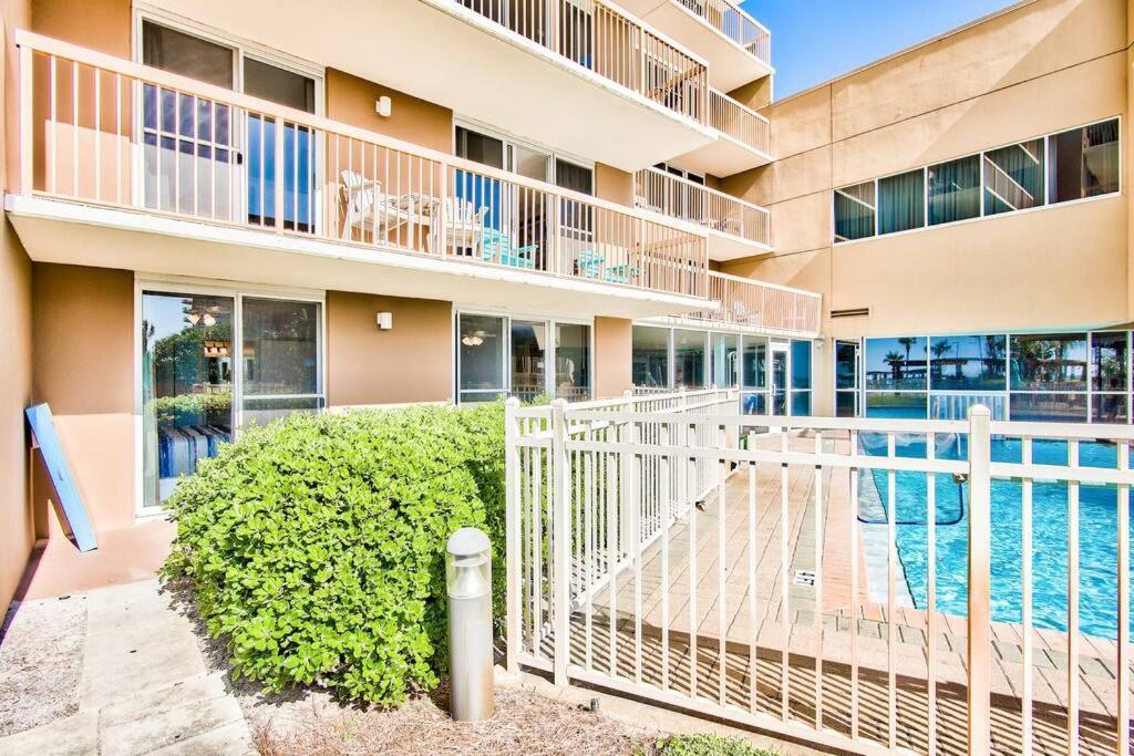 Pelican Beach Resort-Walkout Unit-On The Beach Destin Bagian luar foto